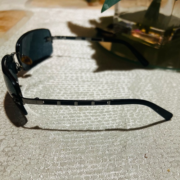 Authentic CHANEL Unisex Sunglasses (black) - Picture 4 of 6